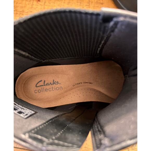 CLARKS Women's Sttyn Rae Wedge Heel Booties Black Leather Sz 9 - Picture 7 of 11